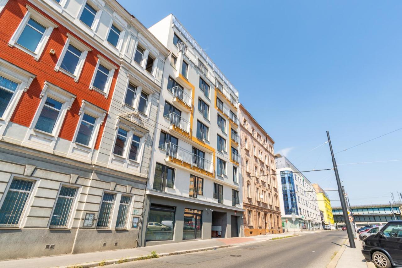 Brand New Two Room Apartment #26 With Free Secure Parking Close To Center Prag Exterior foto
