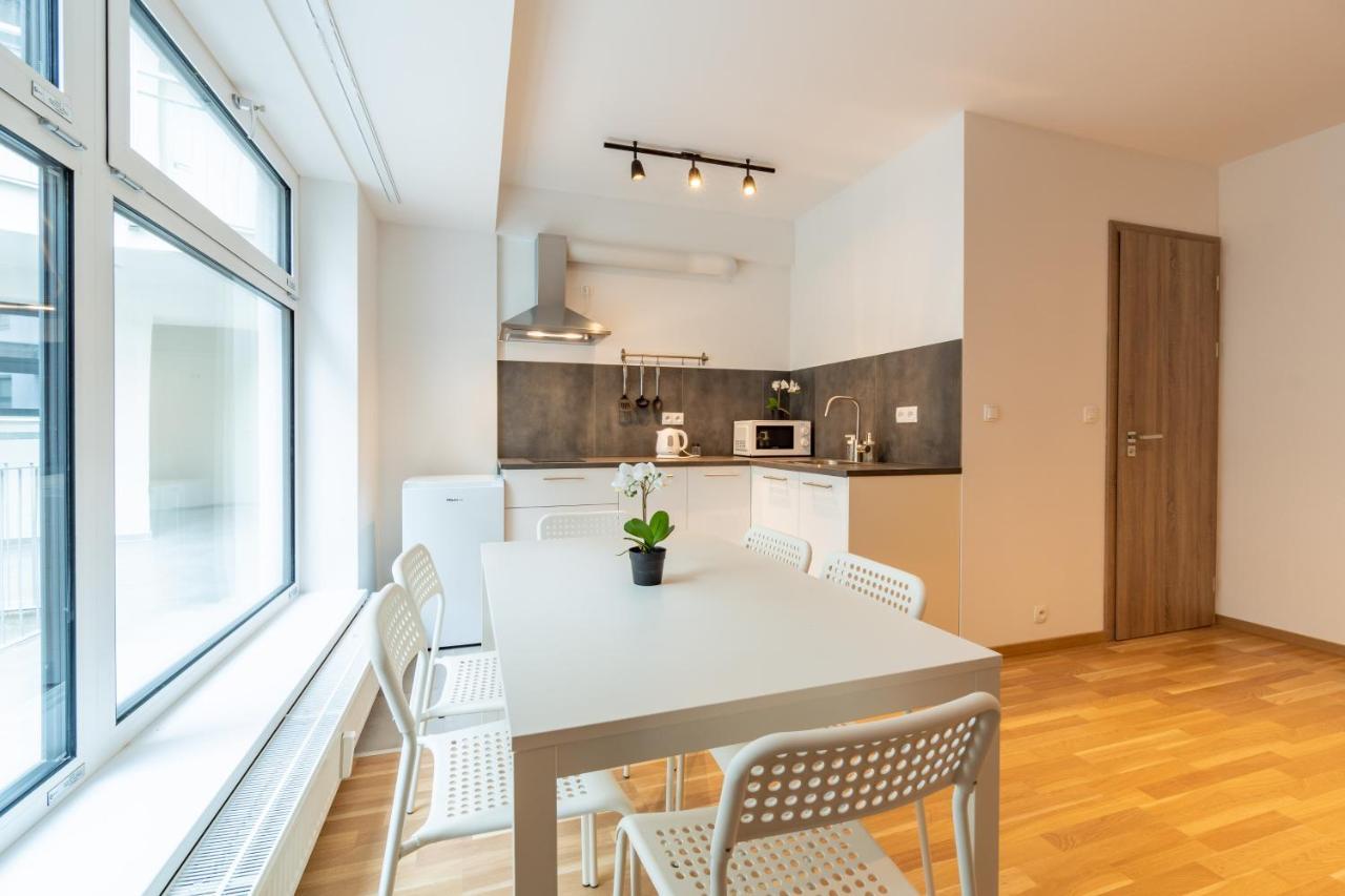 Brand New Two Room Apartment #26 With Free Secure Parking Close To Center Prag Exterior foto