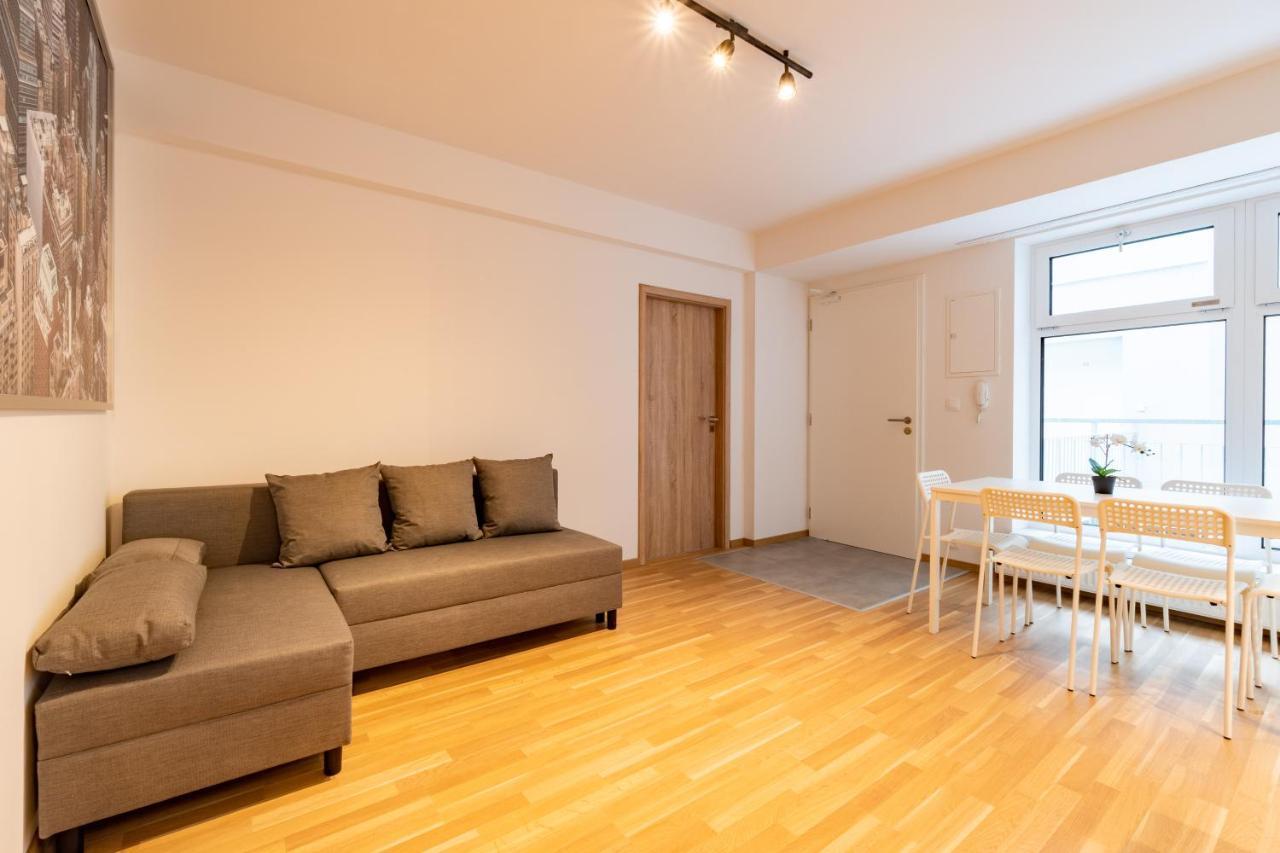 Brand New Two Room Apartment #26 With Free Secure Parking Close To Center Prag Exterior foto