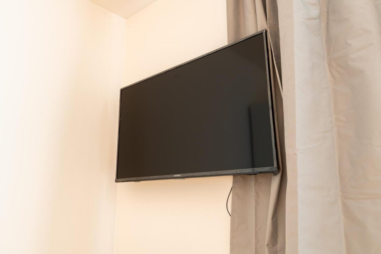 Brand New Two Room Apartment #26 With Free Secure Parking Close To Center Prag Exterior foto